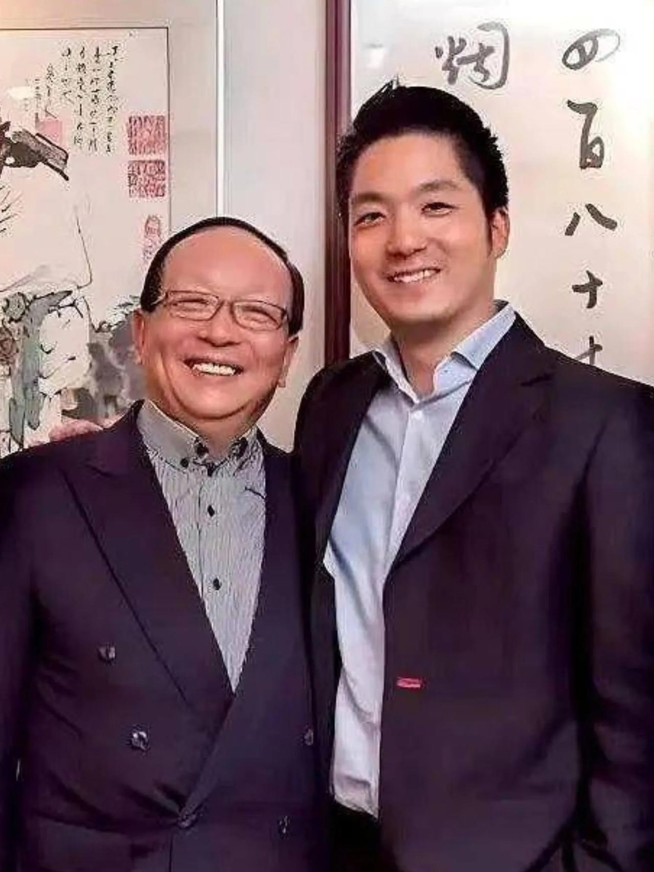 蒋万安的父亲是蒋孝严，蒋孝严曾是台湾地区国民党副主席、国民党中央秘书长，但蒋万安