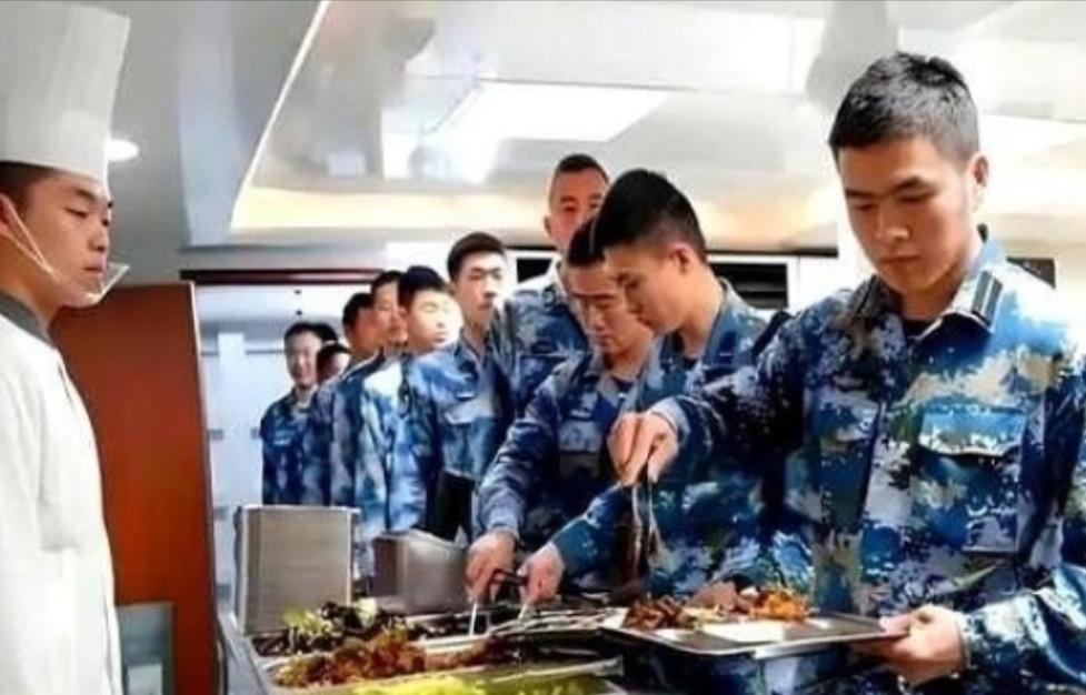 都说航母是吞金兽，到底有多夸张？就拿山东舰来说，每天光猪肉，就得整整24头摆