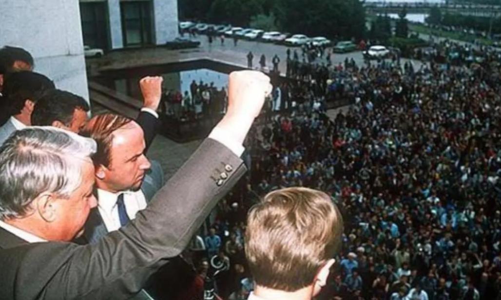 美国最大的噩梦终于成真了！30年前以为中国是待宰的肥羊，如今却眼睁睁看着我们成了