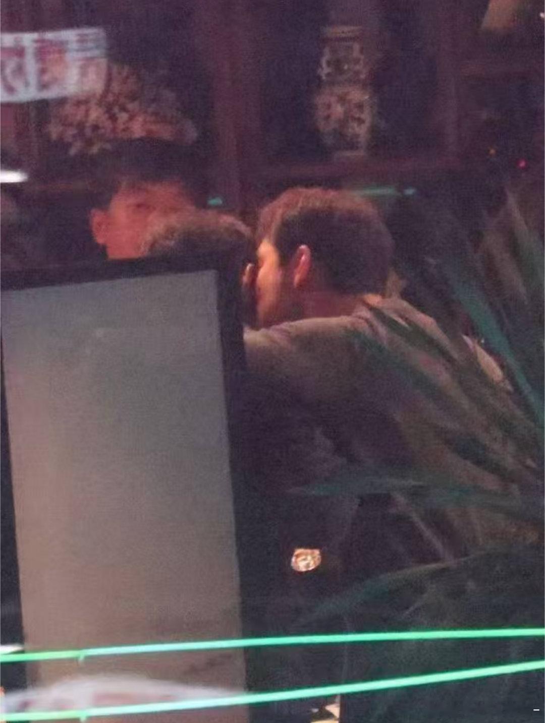 天杀的心理委员呢我也要亲肖战啊啊啊啊啊啊😭😭😭😭😭😭