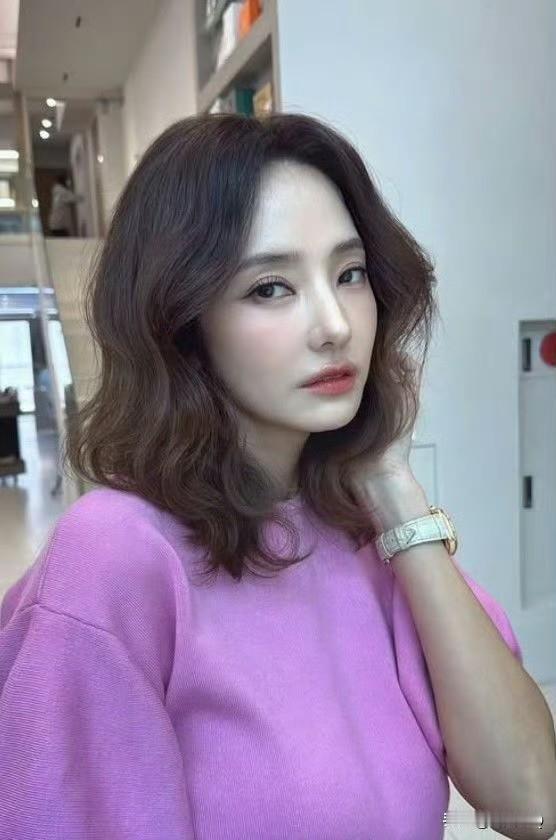 还记得早期韩国偶像剧《豪杰春香》吗，春香扮演者韩彩英今年都45岁了。以前看剧真
