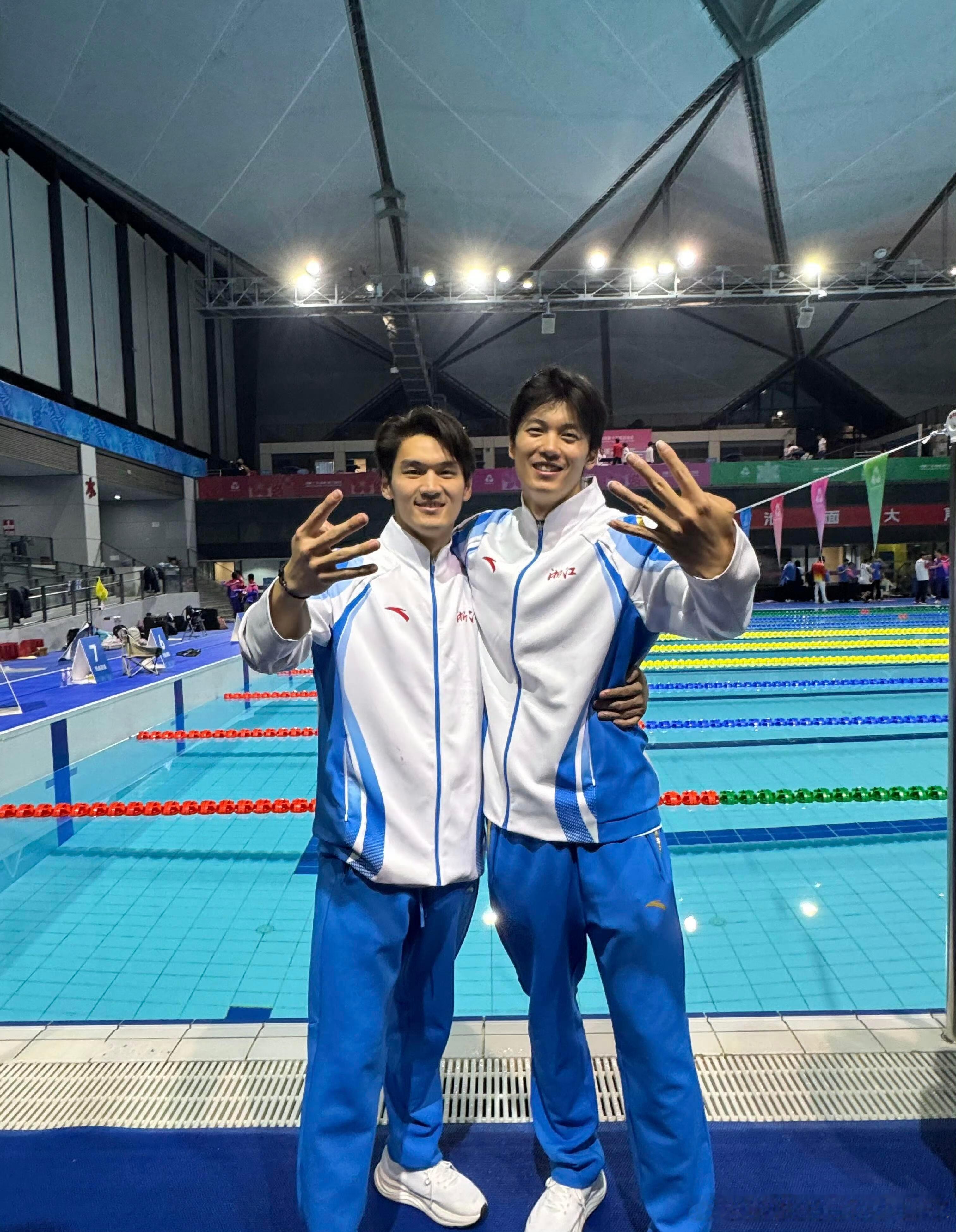 好龟蜜一起游到四十汪顺徐嘉余，闪耀名古屋闪耀洛杉矶闪耀布里斯班