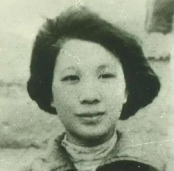 1949年，渣滓洞大屠杀中，盛国玉在枪响前倒地装死，不久，特务进来补枪，谁料，他
