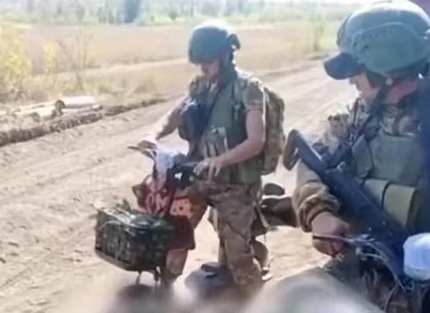 说起来还挺搞笑的！打了四年的俄乌战争，最终发现，真正管用的三件武器，居然都是中国