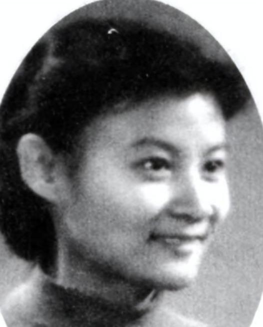 1979年，开国中将孔从洲的外孙女孔辉，考上了北京广播学院，怎料名额竟被人顶替，