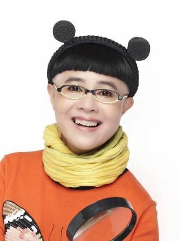 刷到快60岁的刘纯燕，也就是大家熟悉的金龟子，每个月拿着8900的退休金