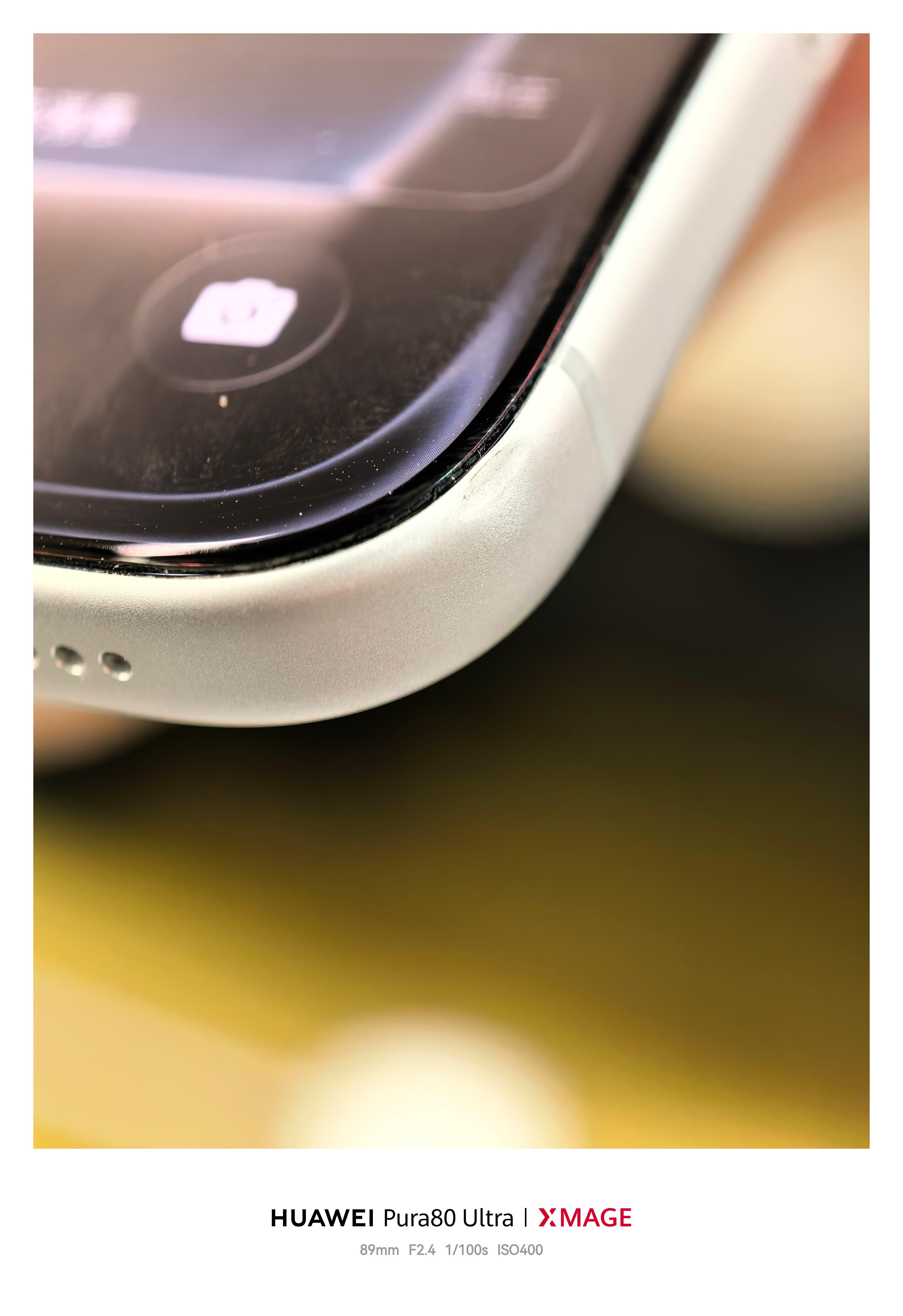 我的iPhone17ProMax四个角全都磕凹进去了，不够硬啊兄弟们