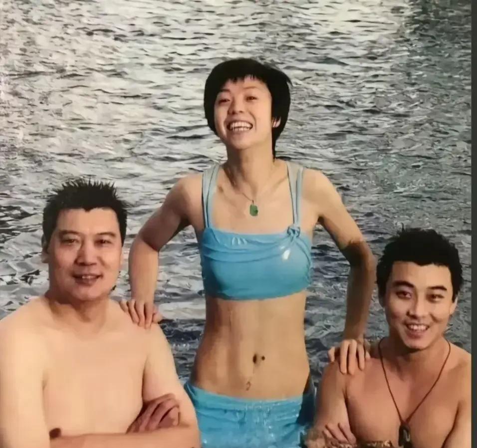 国乒今昔七朵金花泳装照当属直板女王张蔷最为养眼！1.照片出处：张怡宁十几年前北