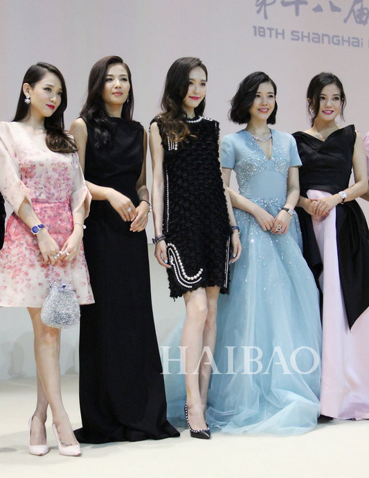 真正感受到了唐嫣的脸有多小……