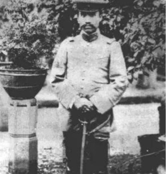 伟大的选择：朱老总1922年春离开滇军时月收入是4800大洋，1917年当旅长时
