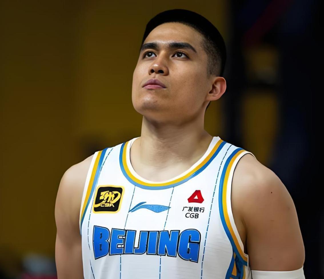 陈盈骏大赞北京队1球员！球迷：许利民应该要省点用……CBA常规赛，北京队第二轮