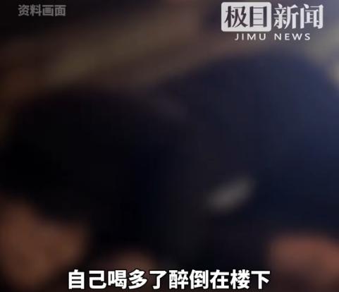 “万物皆有灵！”近日，广东广州，一男子原本不喜欢猫，偶然间收养了一只，这天男子喝