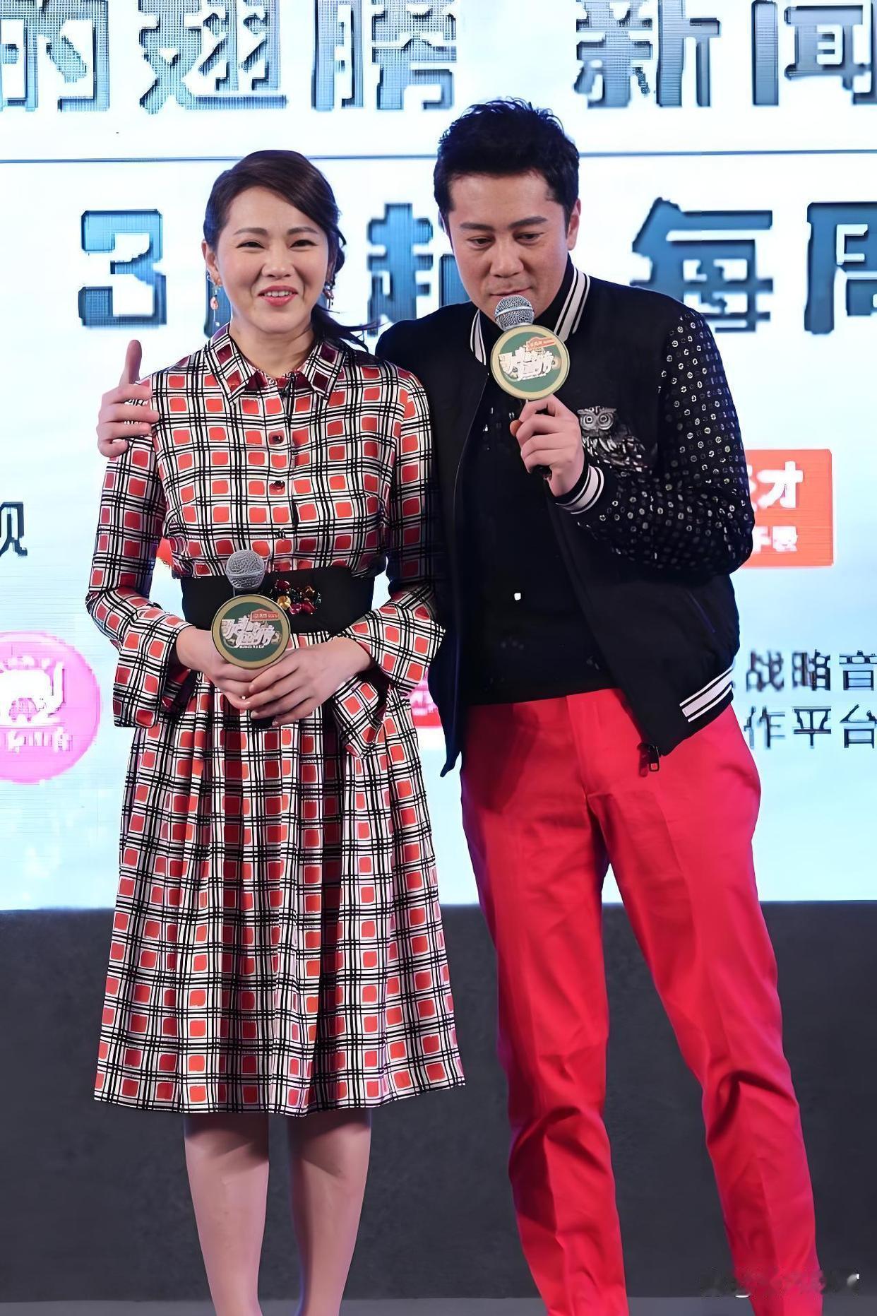 这才是线下伊能静无滤镜的样子，让不少网友直呼，“”以后再也不相信滤镜上了。但是伊