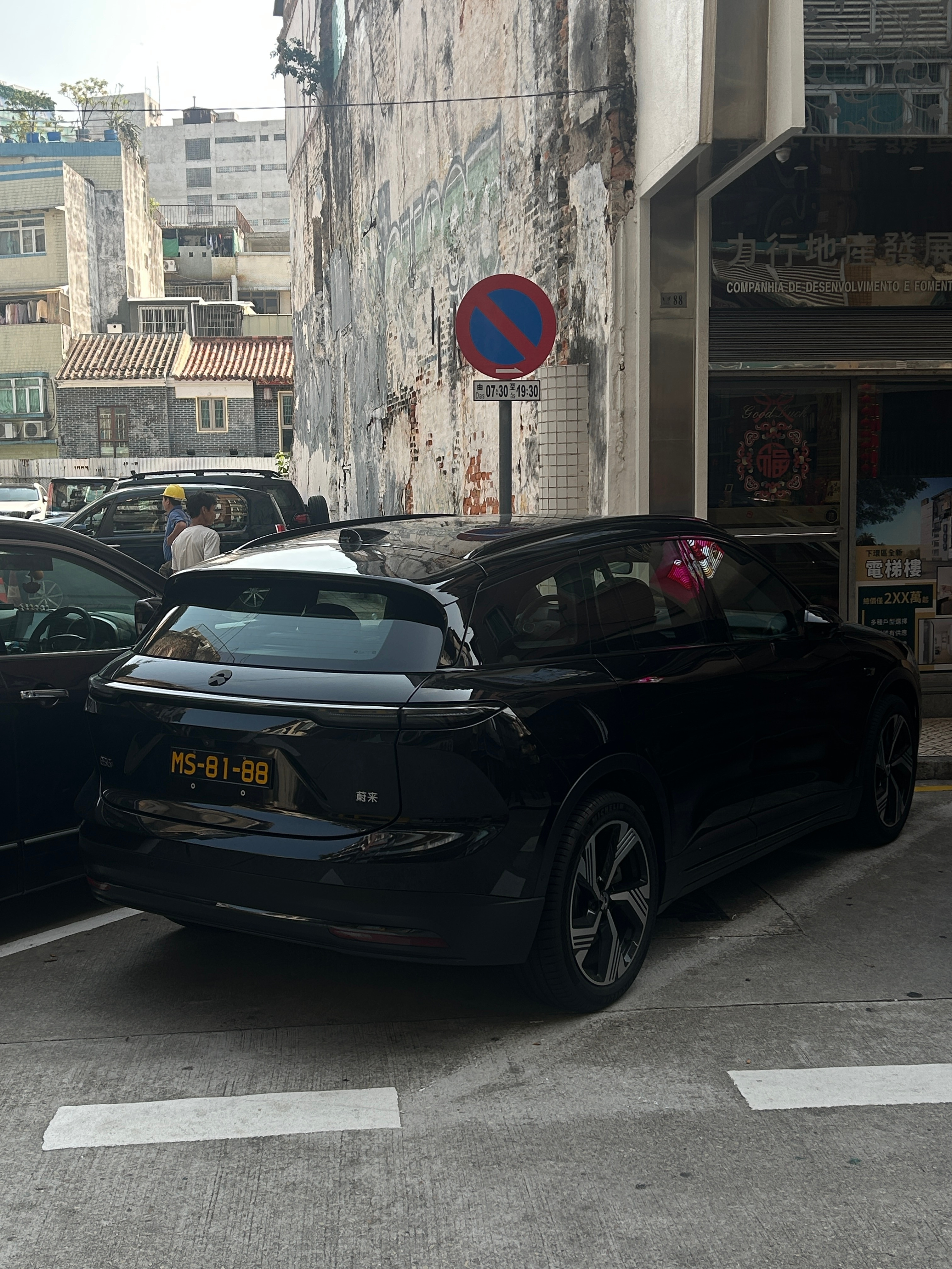 澳门的蔚来真多啊，而且上这牌真的颜值恢复了100%！！！！！太帅了。澳门