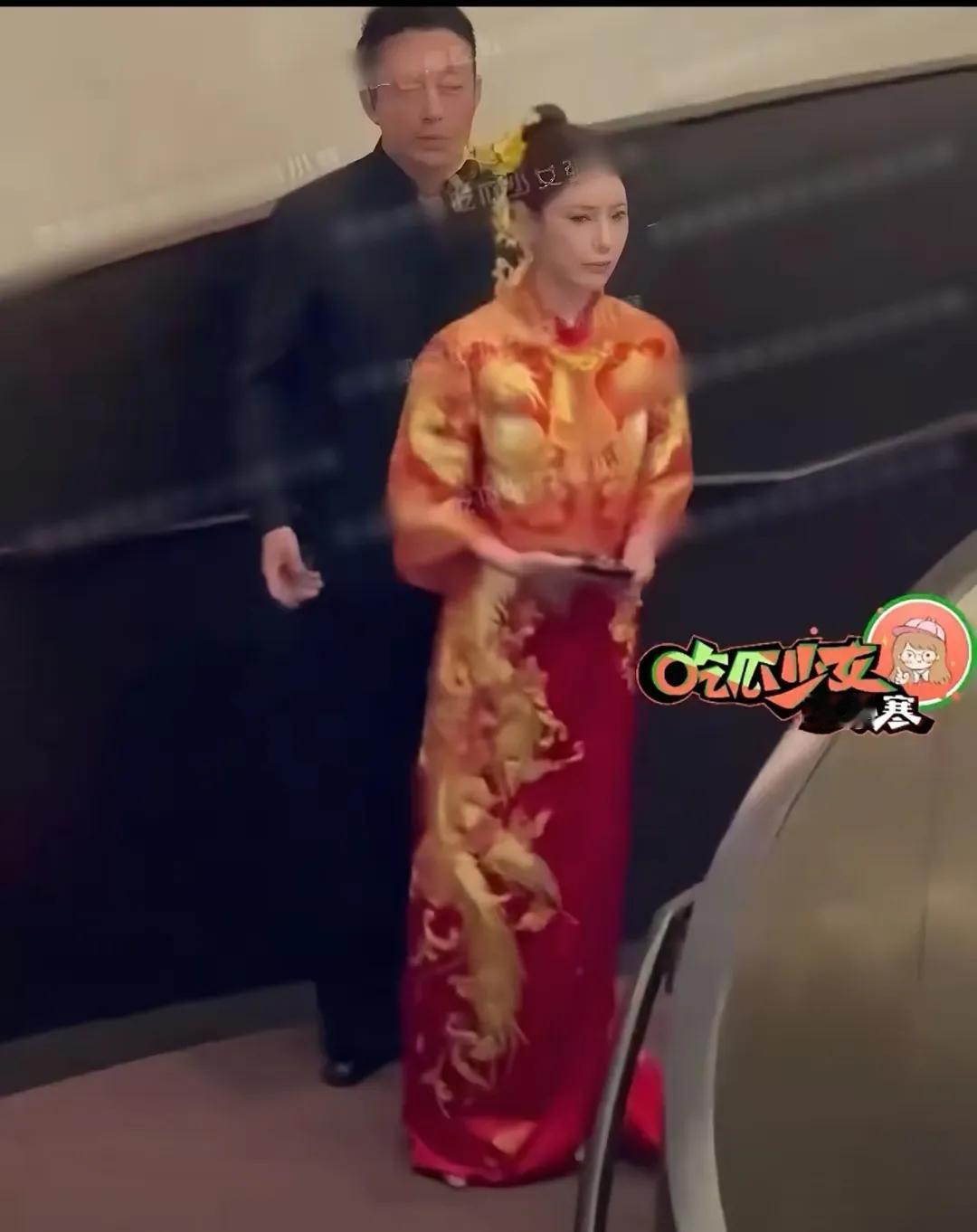 马筱梅这是怎么了呢？这么喜庆的日子里，新娘子不应该是高高兴兴的吗？为什么被拍