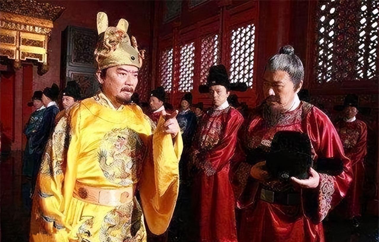 洪武年间，三品官员曾秉正被朱元璋罢官之后，穷得但没有钱回老家，为了凑够路费，就把