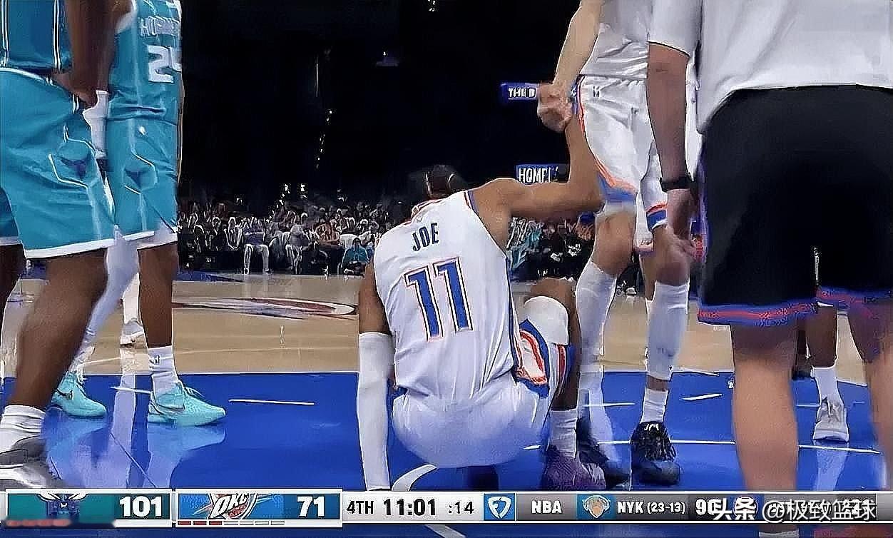 雷霆真是来搞笑的，居然被黄蜂给打花了！在今日雷霆对阵黄蜂的第四节比赛中，雷霆