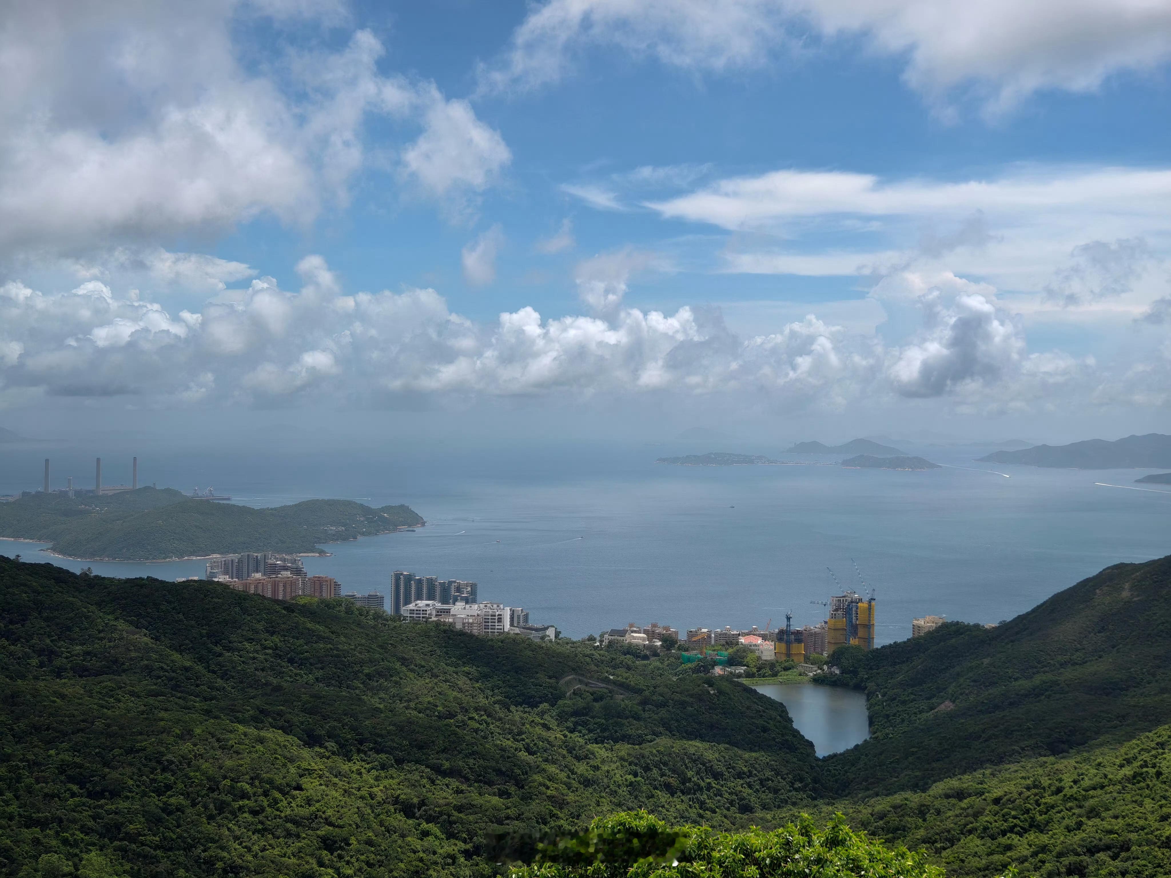 内地游客吐槽香港落后时代在变，以前香港基础设施是没问题的，但是城市总会老，如果