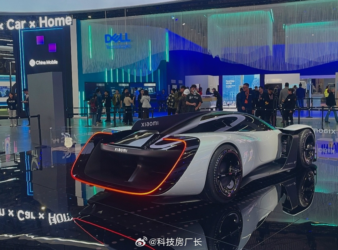 小米VisionGT的车尾设计怪怪的，看到评论区网友晒图实在忍不住