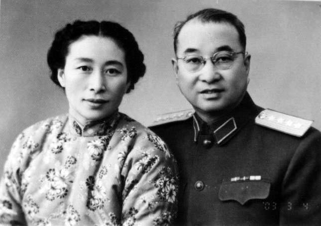 1949年，陈赓突然把小姨子王璇梅叫进屋，神秘兮兮地说：“我给你介绍个男朋友吧！