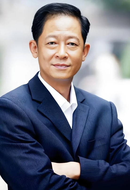 王志文说：不高攀有钱人，不低看穷人，不奉承小人！这世上有三种人值得信任：同