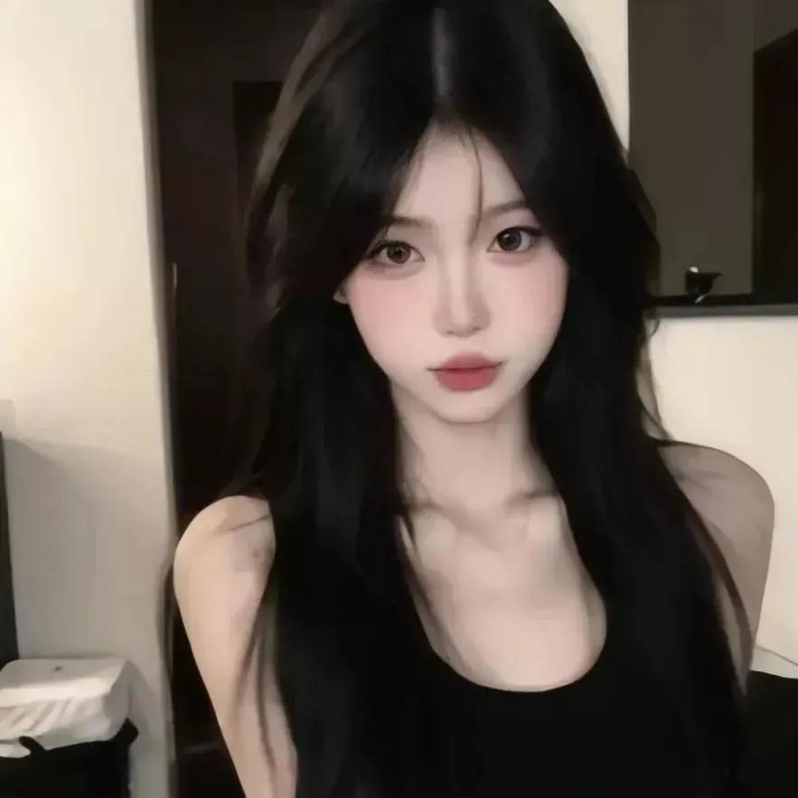 黑发美女，优雅自拍，妆容精致，魅力无限！黑发红唇女神黑发女神黑发辣妹温柔粉