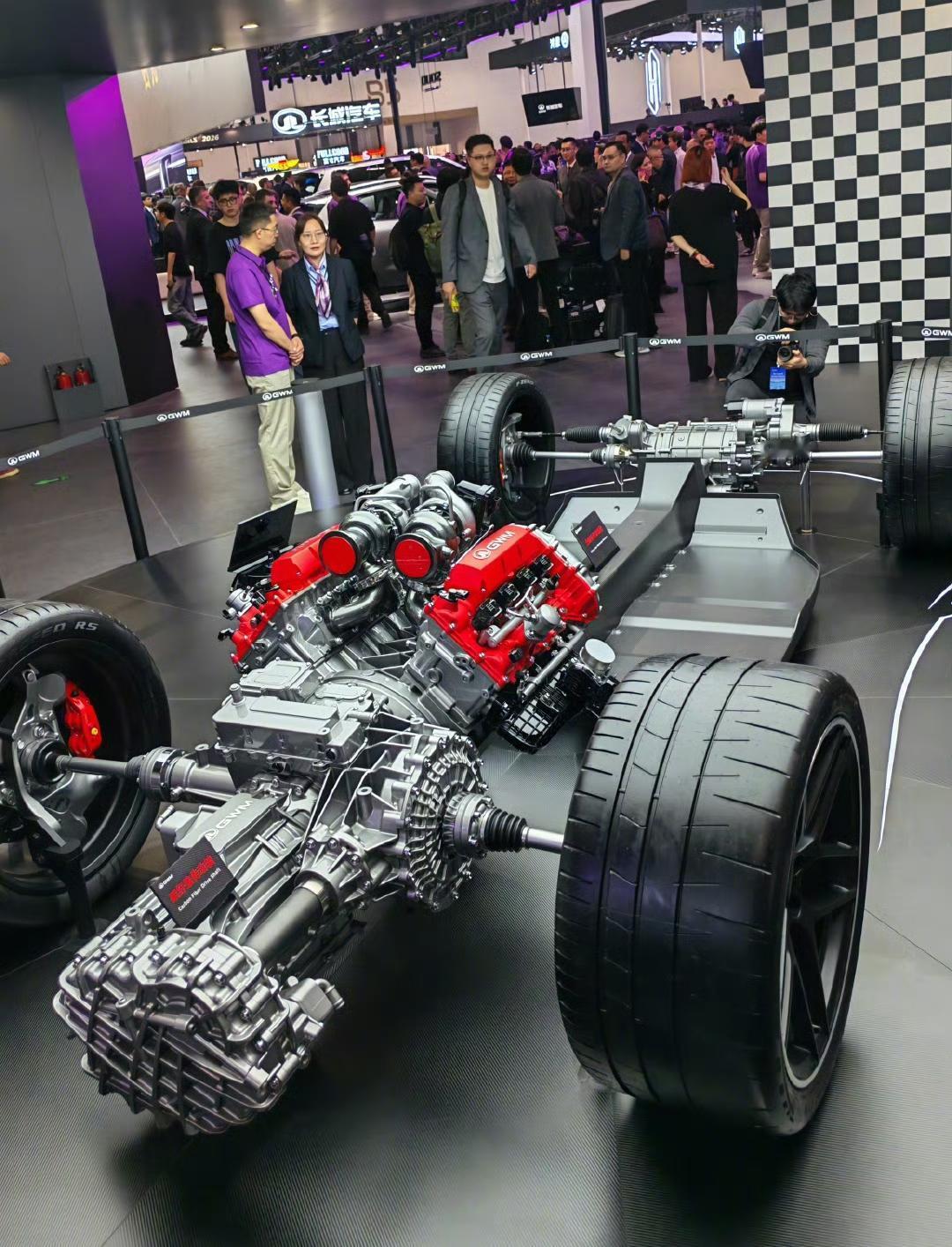 闹了半天，魏建军的野心全都藏在这台V8发动机里，这台发动机是专门给长城的GT3超