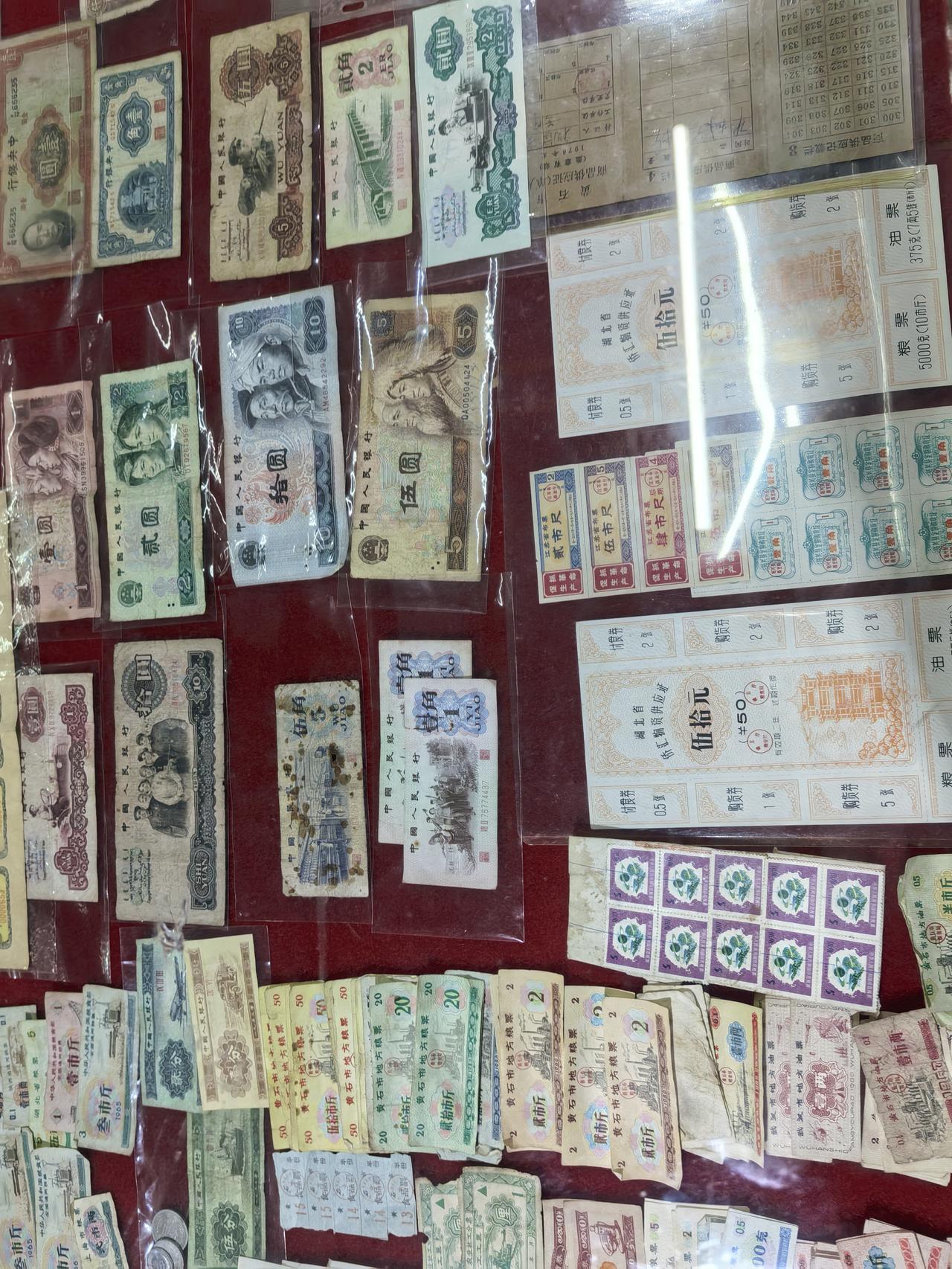 收藏的行为,只属于收藏家吗?收藏的行为可不止属于收藏家。很多普通人也热衷于收藏