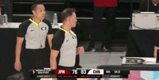 裁判跪舔太扯，郭士强骂人都回放看不出，熊大让给就給吗？日本人输不起，偷鸡不成