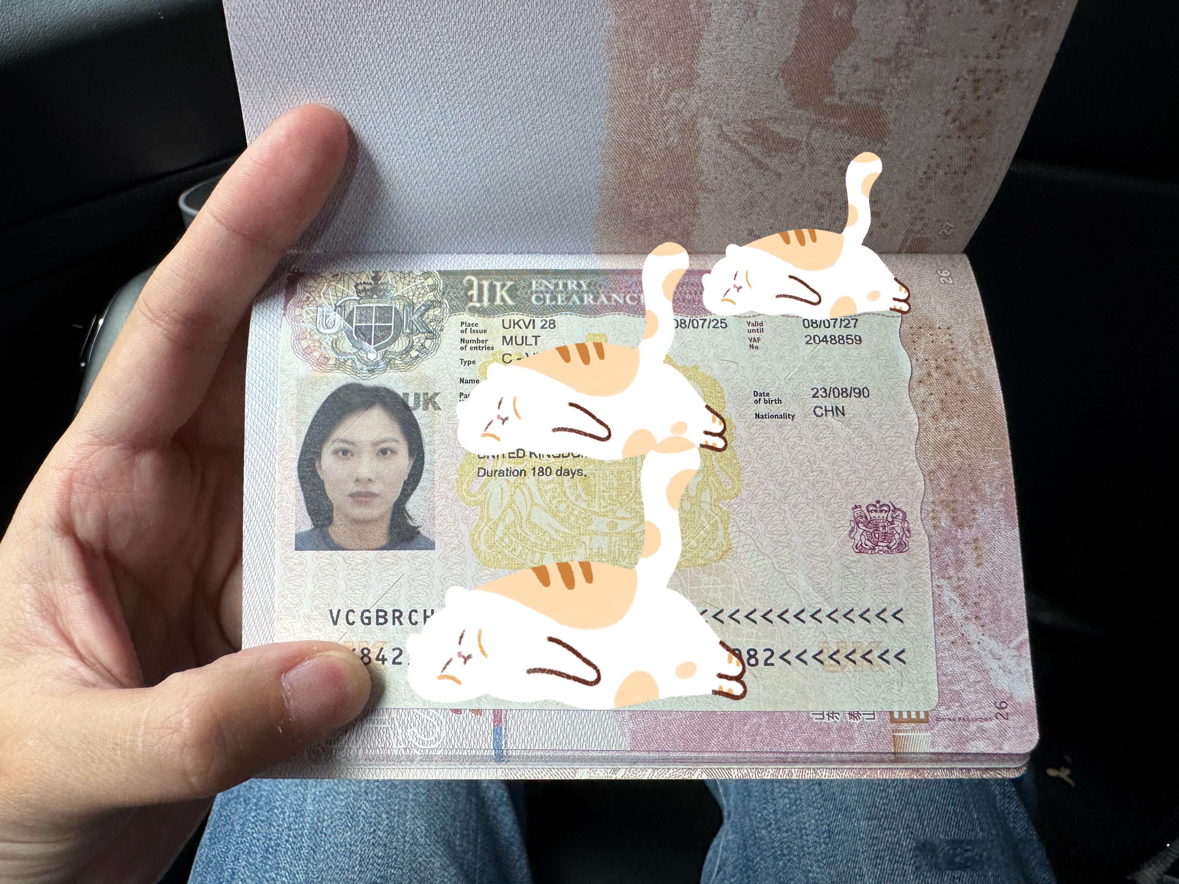 6个工作日，英国签证就下来了！[大笑]早上练完就马不停蹄赶来杭州拿护照了✌️