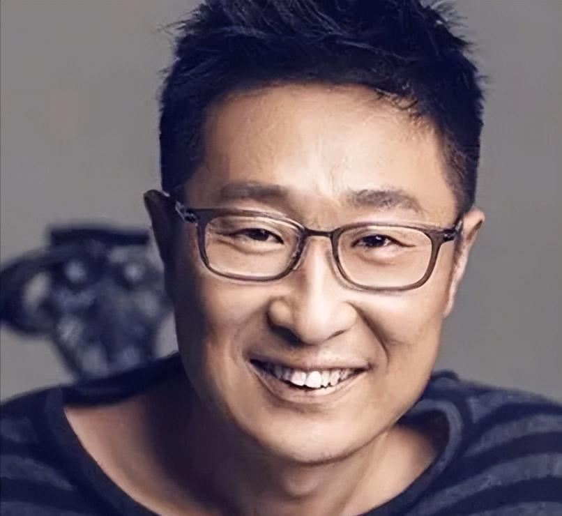 一次，林永健和老婆吵架，脱口而出：“你长的这么难看，娶你我瞎了眼。”老婆周冬齐：