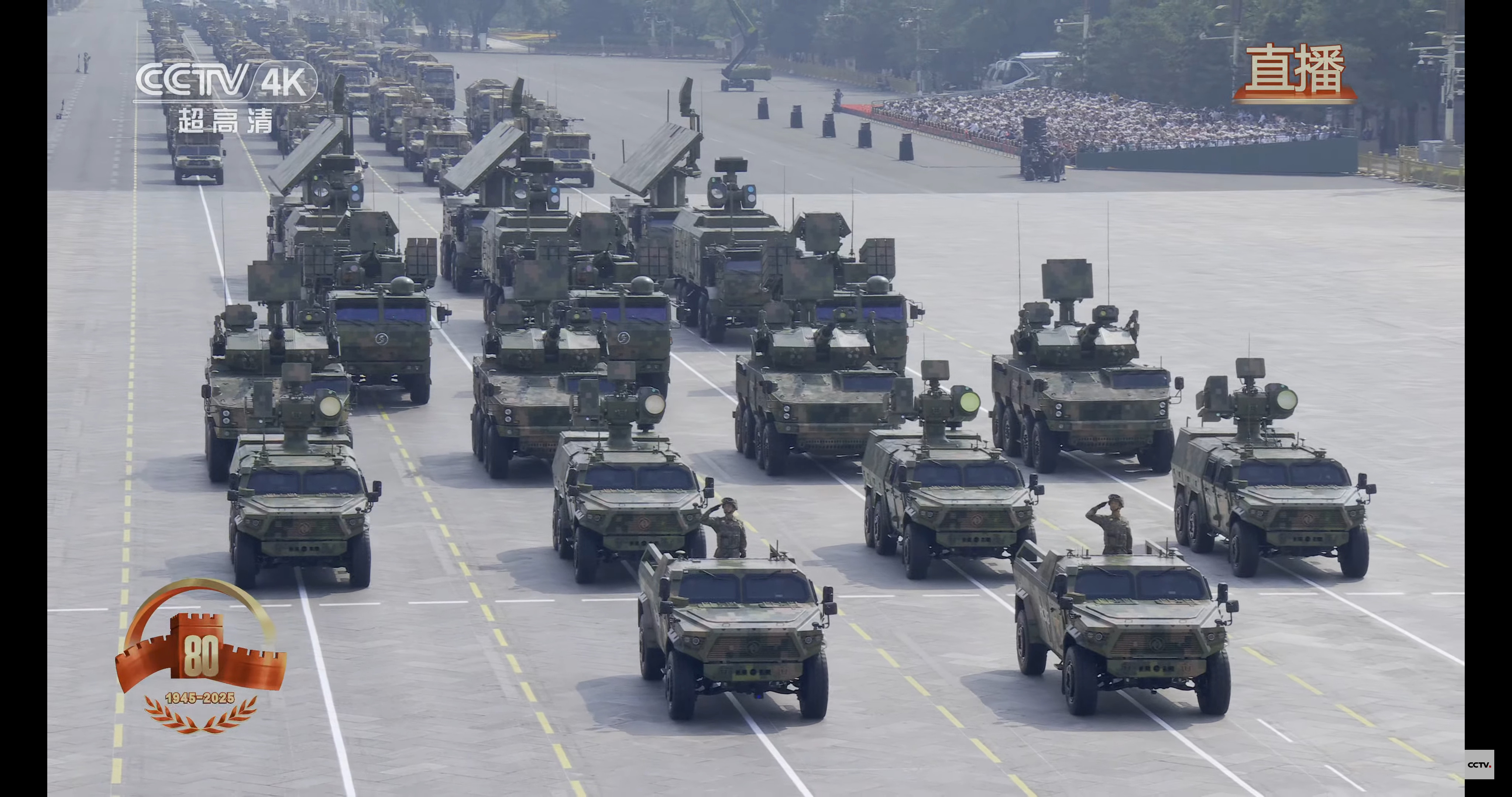 阅兵九三阅兵解读关注我九三看更多我国展示了全新重型车载高能激光武器系统，该系统安