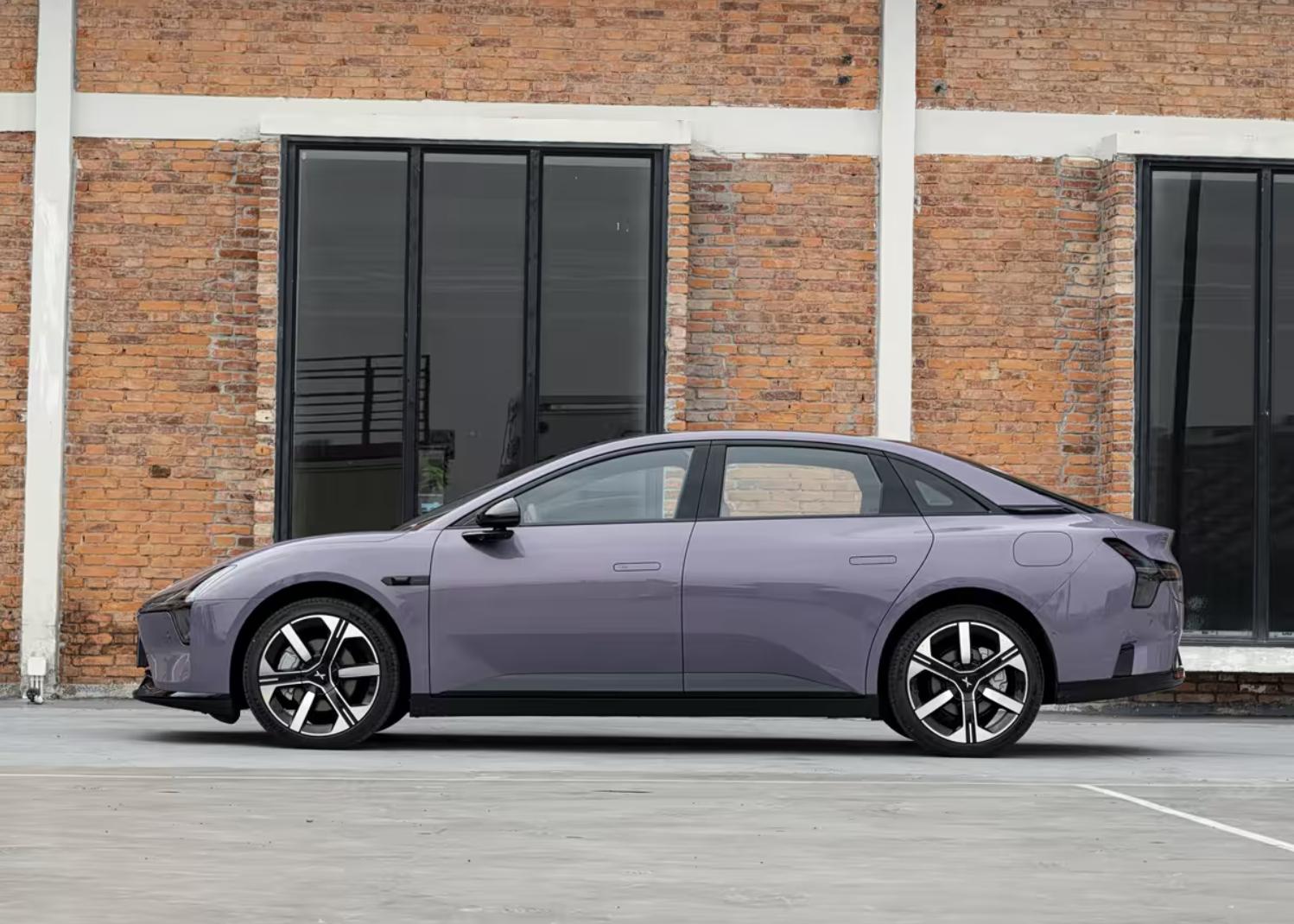 Mona03它在近一年的销量数据已经非常接近小鹏汽车总销量的45%，可以说是当