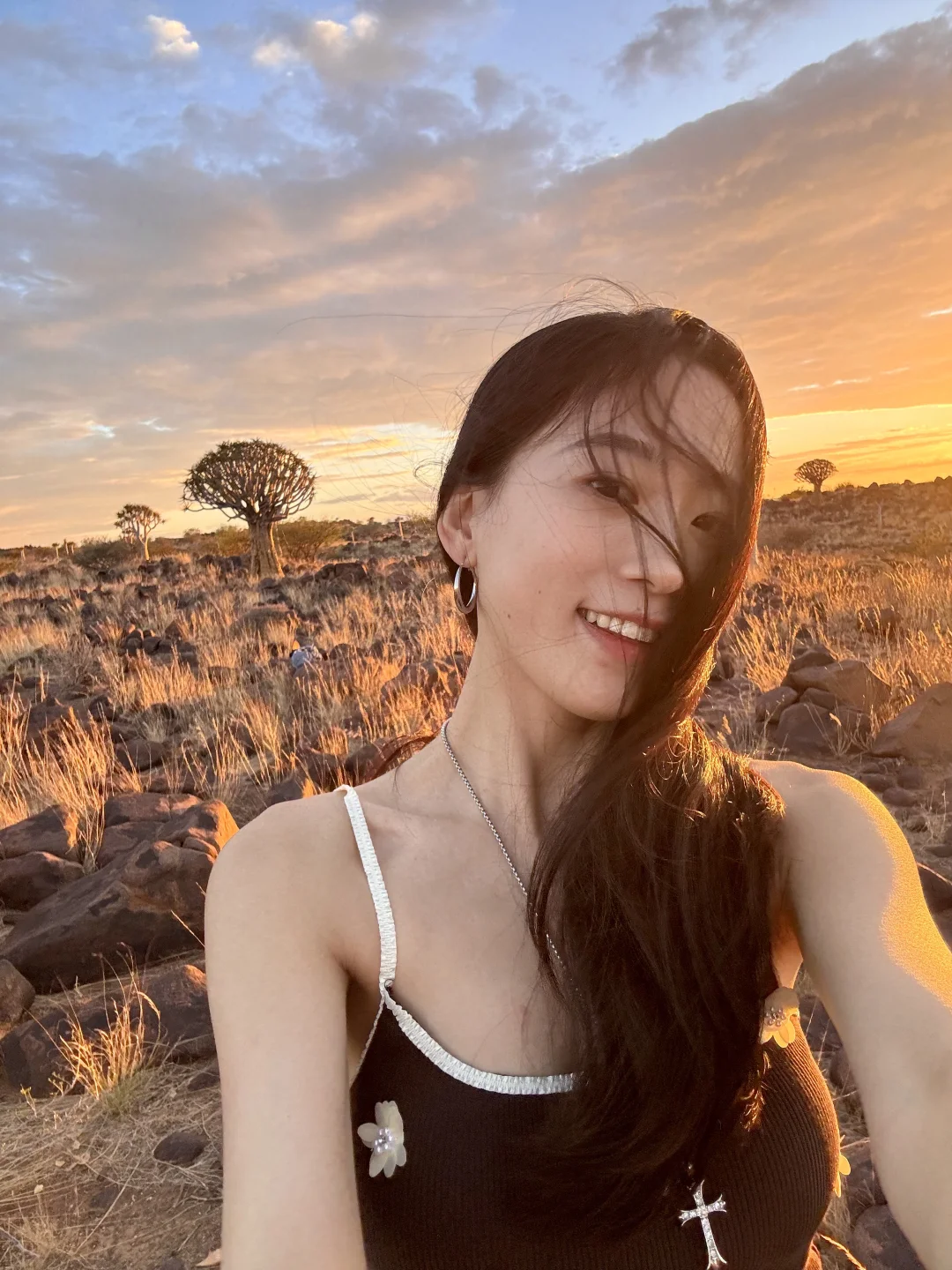 🇳🇦纳米比亚D1: 日落下抱了百年的箭袋树！！