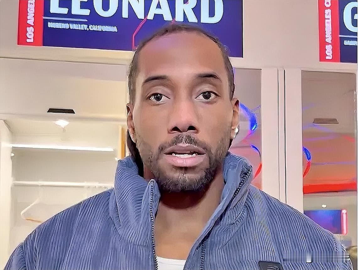 快船领袖小卡说出了肺腑之言！近日，小卡接受采访，在被问及需要做什么才能成为真