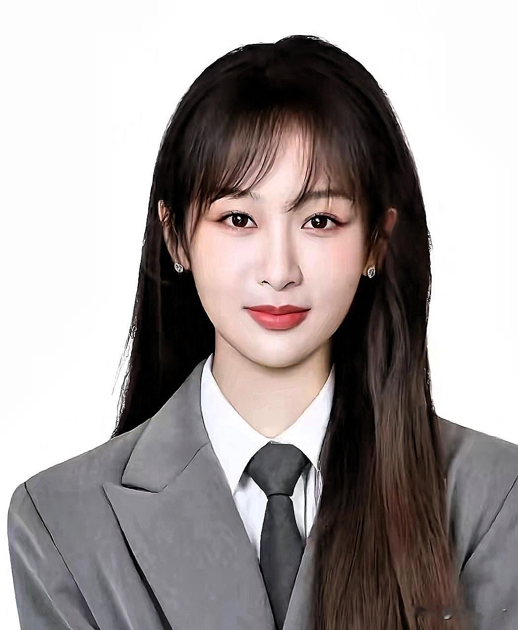 一觉醒来,估计全国人民都知道了32岁的杨紫,竟然又官宣了一部新剧!新剧