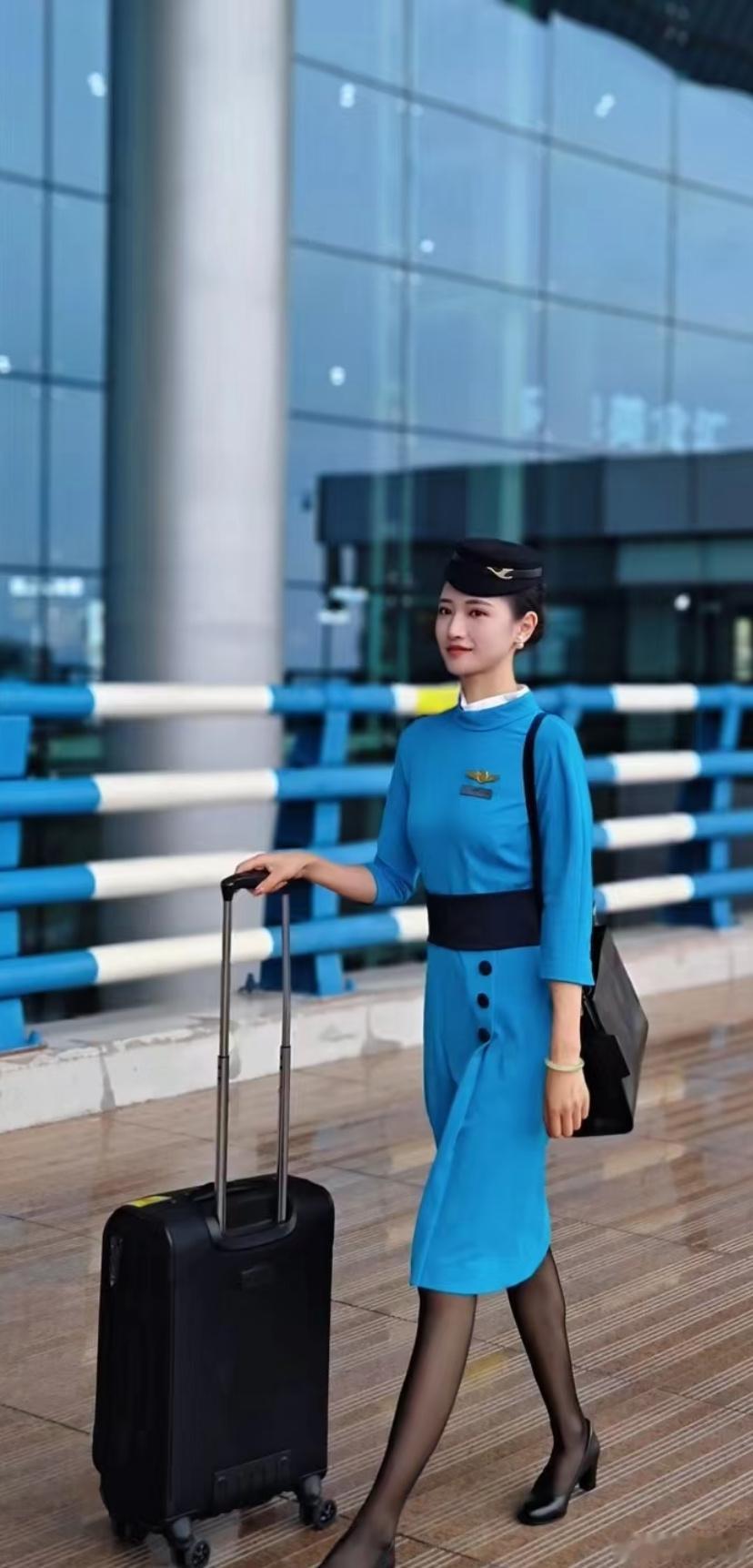 厦航空姐的制服照，下班啦。​​​