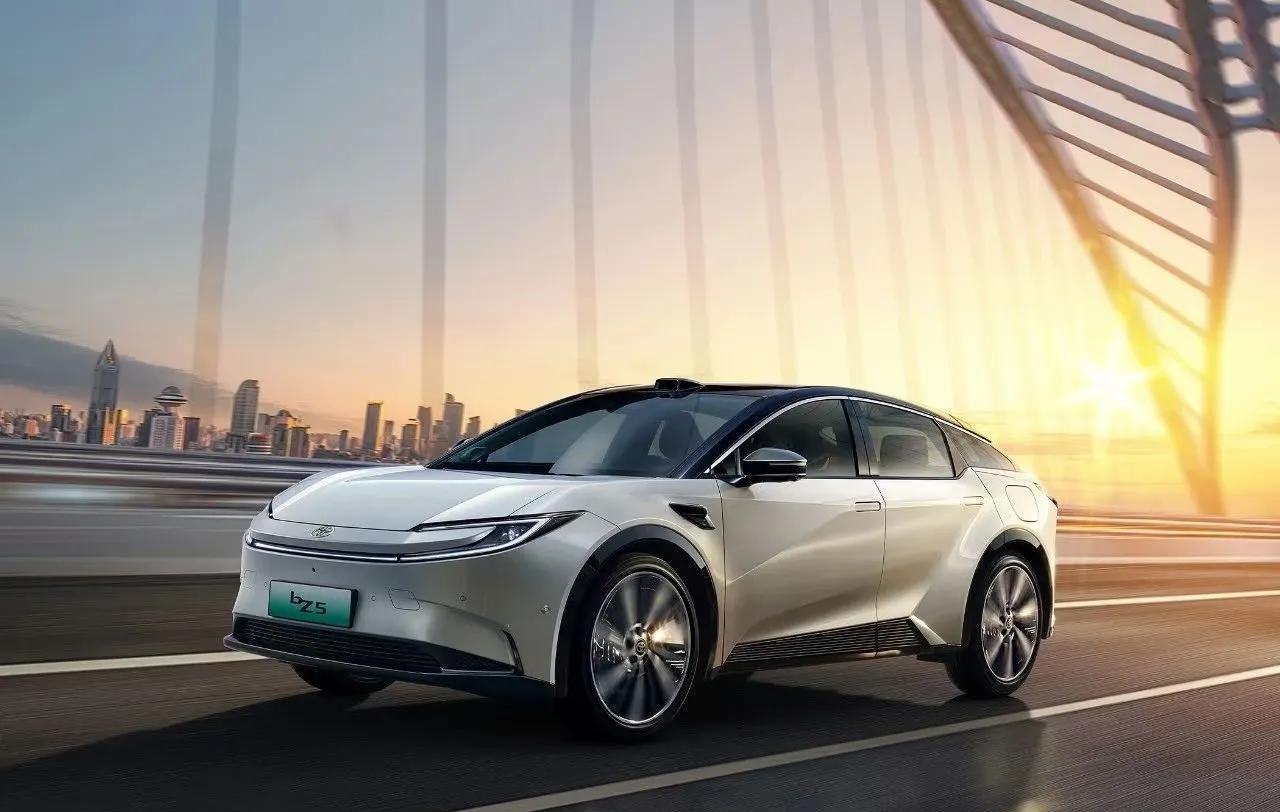 一觉醒来，汽车界炸锅了!2025年国补以旧换新政策发布了：1、买燃油车：2.