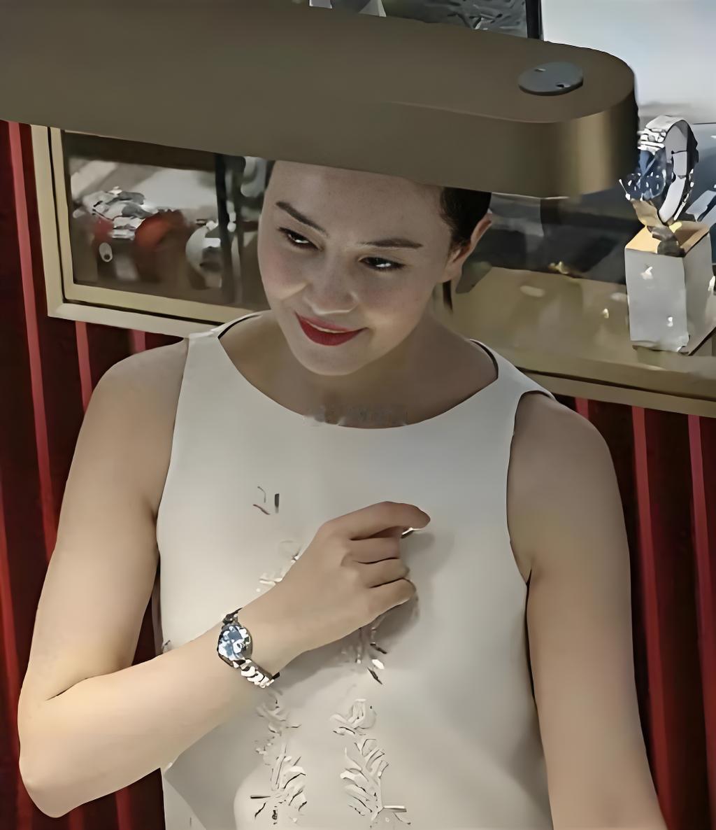 这是高圆圆？差点没认出来