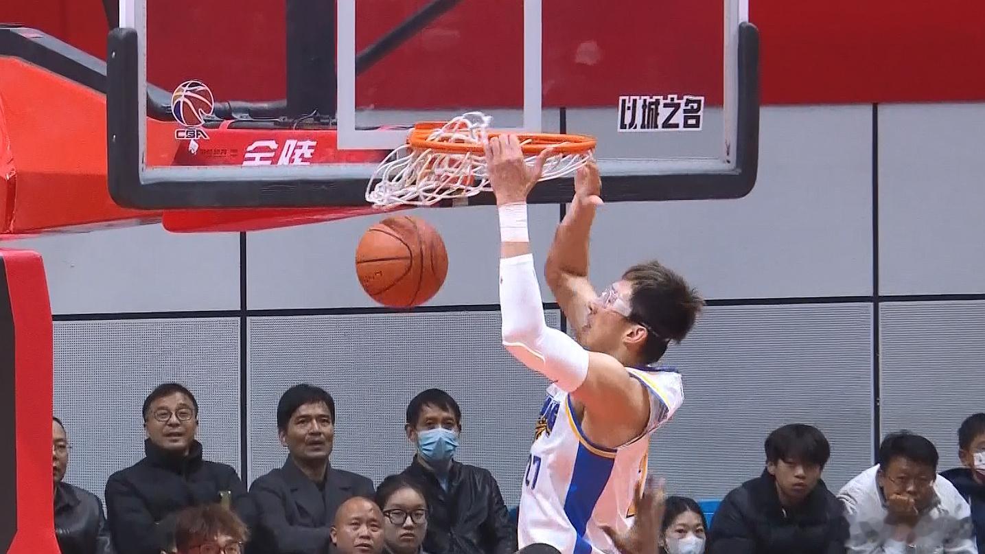 北京首钢这场球反映出的情况很明确，这套首发阵容绝对是顶级的，至少对江苏来说是无