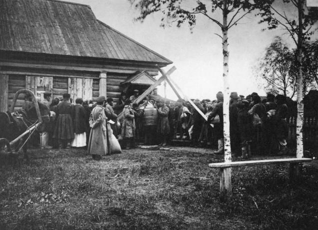 俄罗斯为啥是白人世界唯一能搞共产的国家？更吊诡的是，它搞共产之前叫“沙俄”，搞完