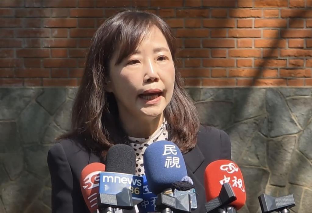 谁能想到，仅仅凭着一个女人的“一张嘴”，竟然直接把嚣张跋扈的民进党整个阵营逼得集