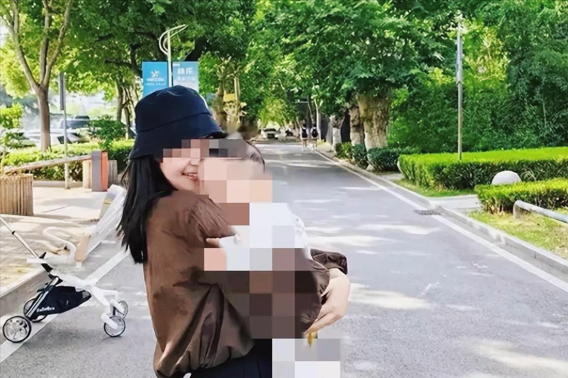 为了一件貂皮大衣，她在整个小区出了名。山东济宁的吕女士网购了一件1888元的貂