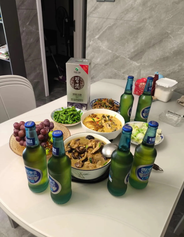 6瓶啤酒，这是什么条件的家庭