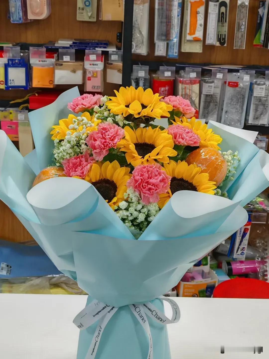 前几天评职称遇到了一件事，就是前几年拿了一个教体系统先进个人，这是一个表扬文件，