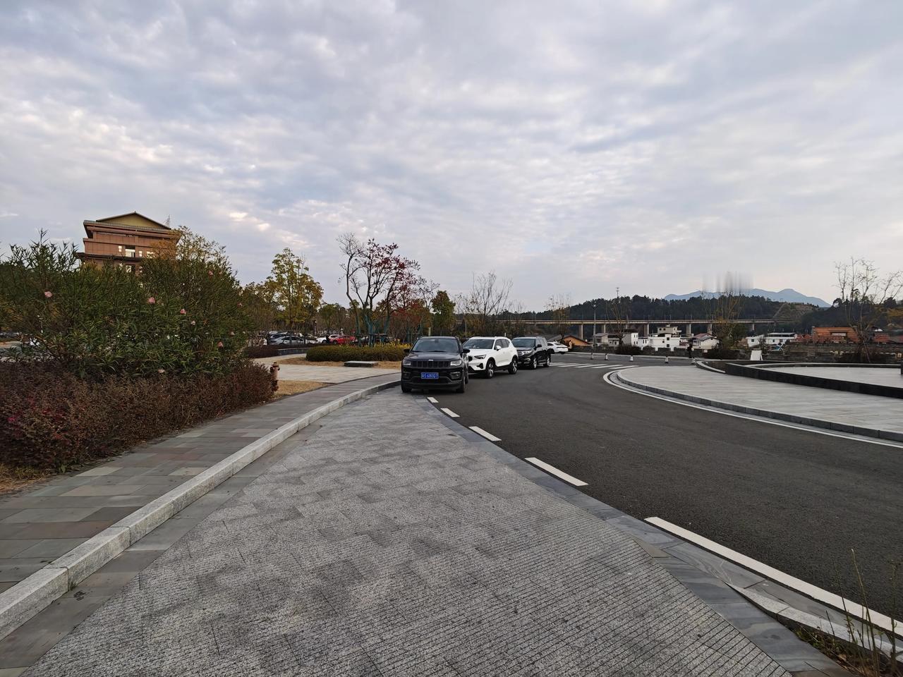 房价跌了，其实我一点都不难过，因为我买不起房子，一直没有买在1617年那个时候呢