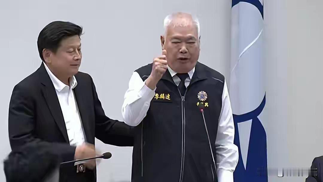 这几天最热闹的是国民党内部的内讧乱象。亲美派系的目的就是在扰乱国民党中央，和郑丽