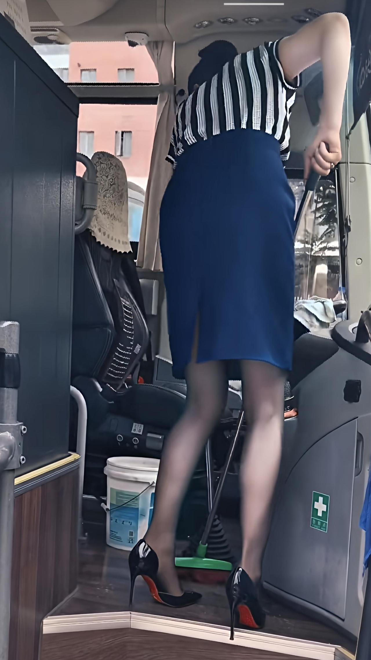 什么叫有韵味的女人工作中的女人最有韵味！