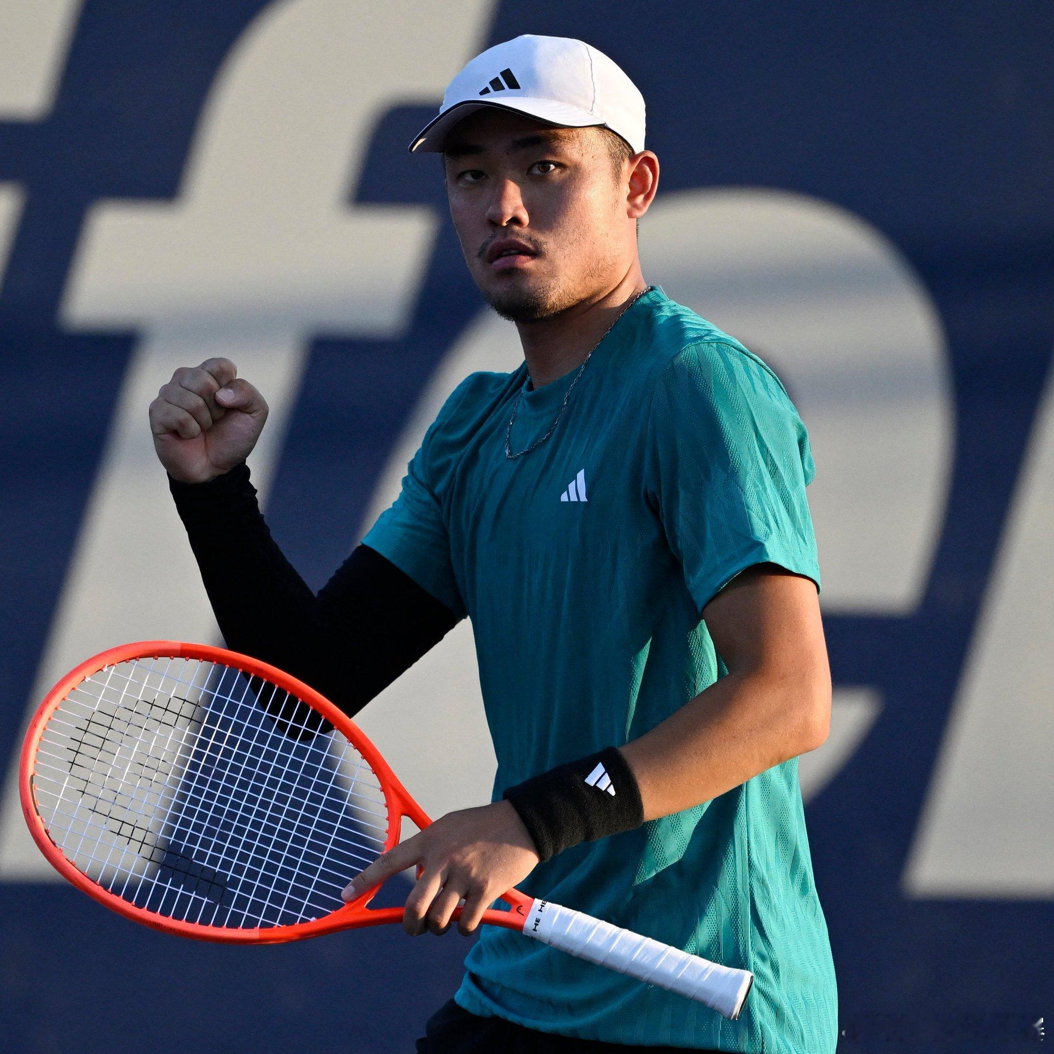 吴易昺先拿一盘👊ATP500华盛顿第二轮，凭借盘末关键破发，以7-5拿下首