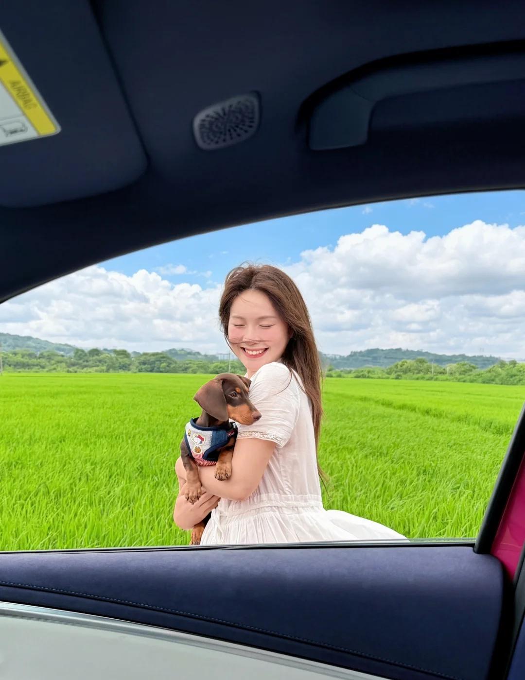 带小狗自驾！风云A9真的太宠毛孩子了🐶周末好天气怎么能宅家！果断带肥肠出门